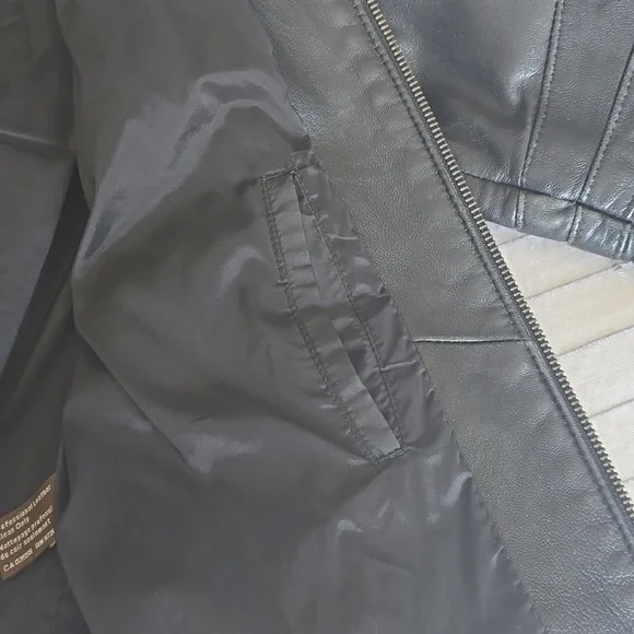 Cropped leather jacket - Picture 7 of 15